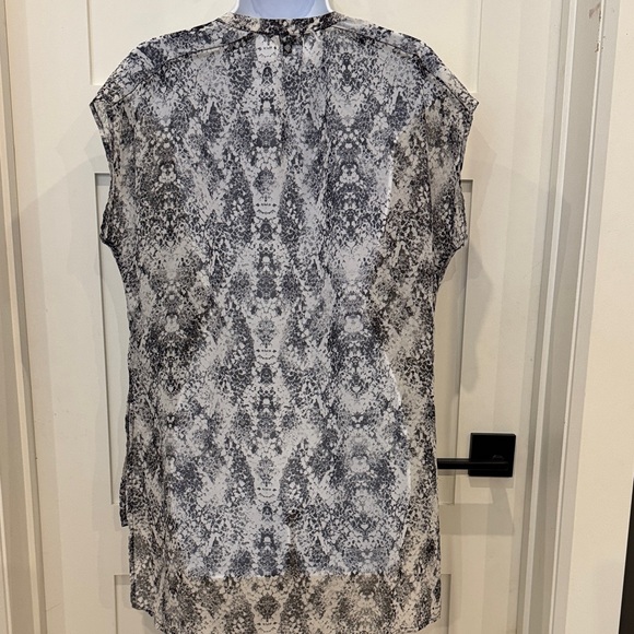 George Women's Monochrome Snake Print Blouse - Picture 4 of 6